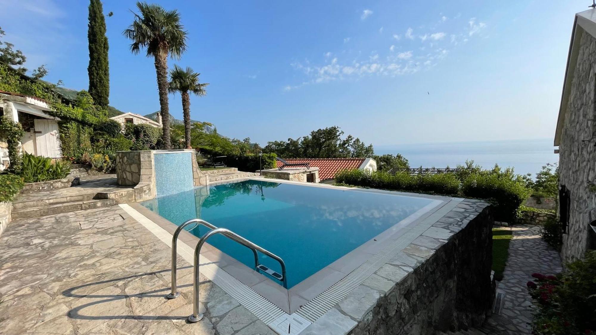 Dom wakacyjny House In The Mountains Near Budva